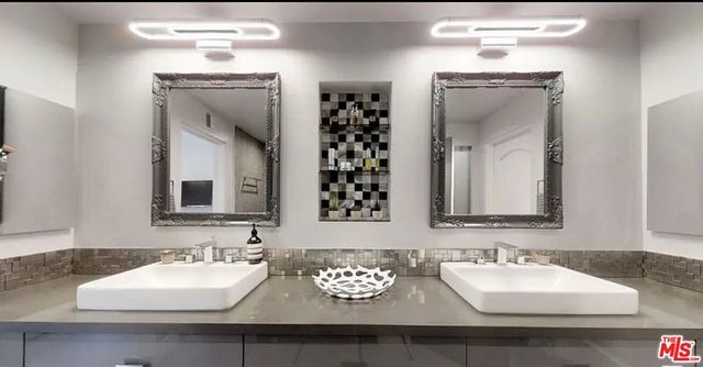 851 N San Vicente Boulevard 309, West Hollywood, CA 90069