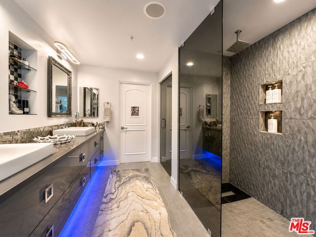 851 N San Vicente Boulevard 309, West Hollywood, CA 90069