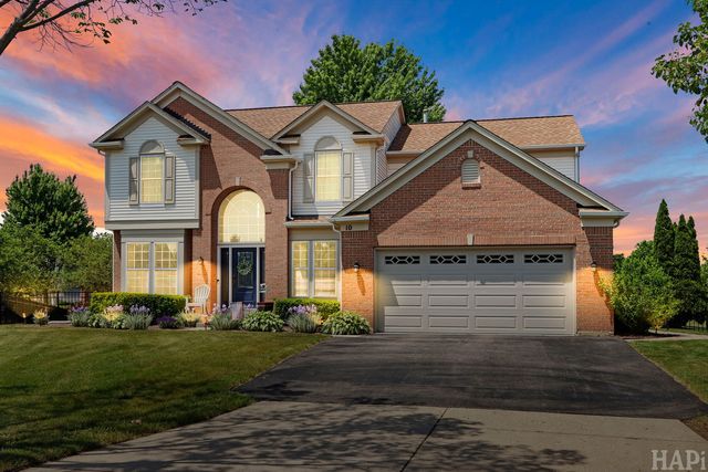 10 Hithergreen Court, Algonquin, IL 60102