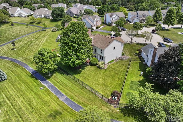 10 Hithergreen Court, Algonquin, IL 60102