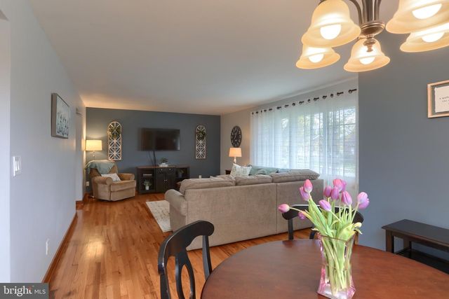 4610 SOUTH RD, Harrisburg, PA 17109