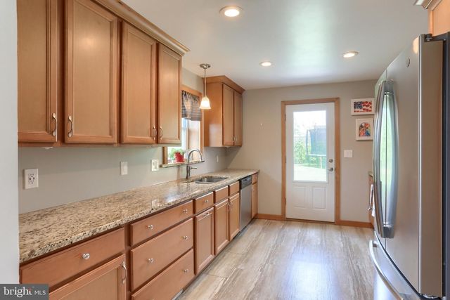 4610 SOUTH RD, Harrisburg, PA 17109