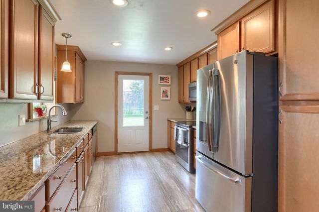 4610 SOUTH RD, Harrisburg, PA 17109