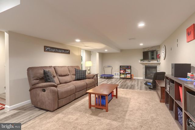 4610 SOUTH RD, Harrisburg, PA 17109