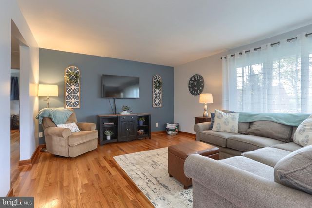 4610 SOUTH RD, Harrisburg, PA 17109