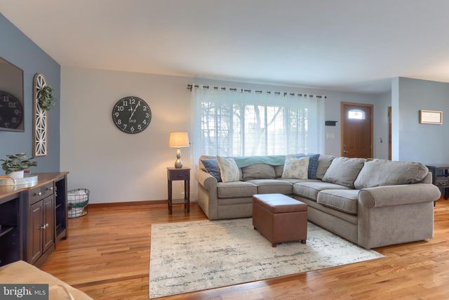 4610 SOUTH RD, Harrisburg, PA 17109