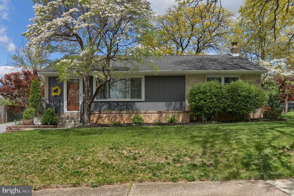 4610 SOUTH RD, Harrisburg, PA 17109