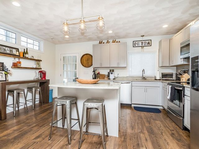 132 Dolphin Ave 4, Revere, MA 02151