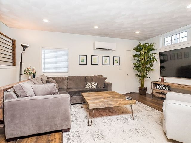 132 Dolphin Ave 4, Revere, MA 02151