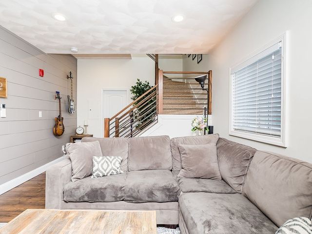 132 Dolphin Ave 4, Revere, MA 02151