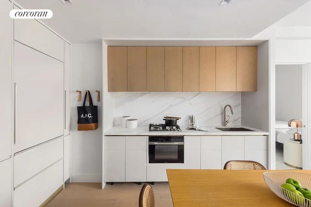 208 Delancey St Apt 10D, New York City, NY 10002
