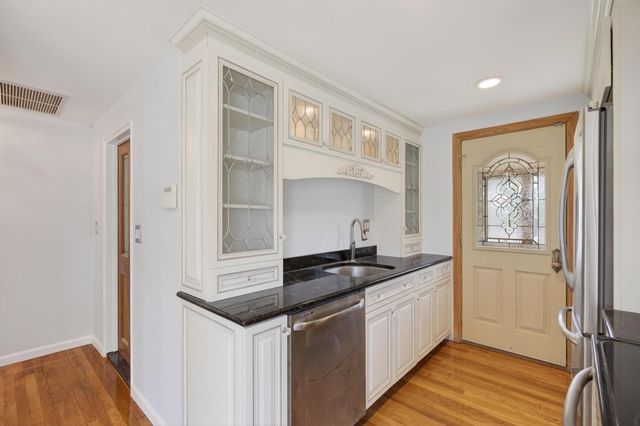 2 Herrick Road, Peabody, MA 01960