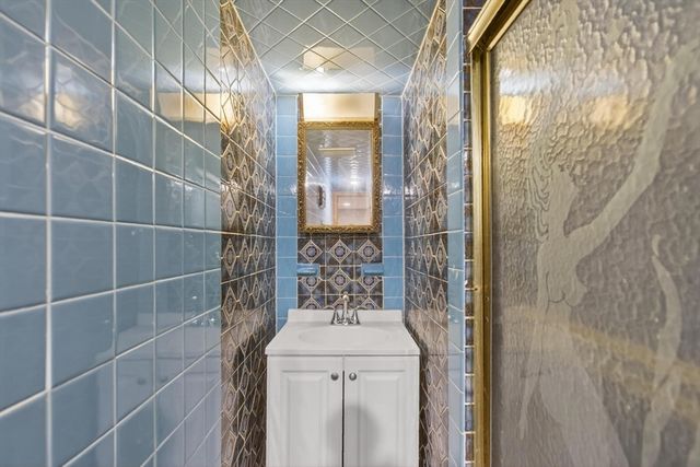 2 Herrick Road, Peabody, MA 01960
