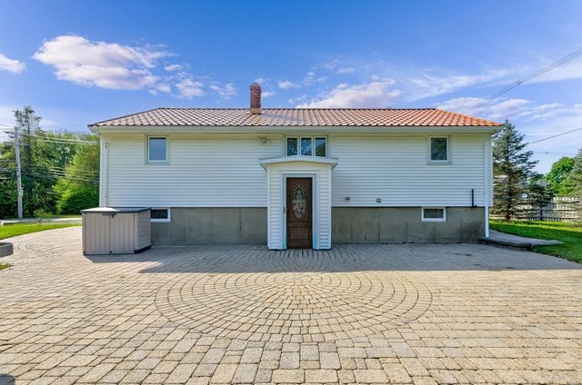 2 Herrick Road, Peabody, MA 01960