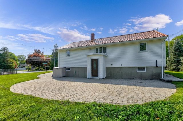 2 Herrick Road, Peabody, MA 01960