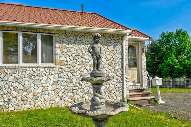 2 Herrick Road, Peabody, MA 01960