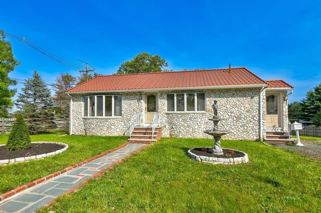 2 Herrick Road, Peabody, MA 01960