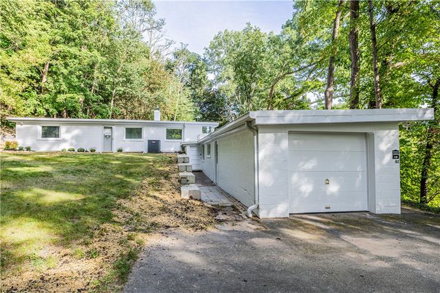 82 Lasalle Parkway, Perinton, NY 14564