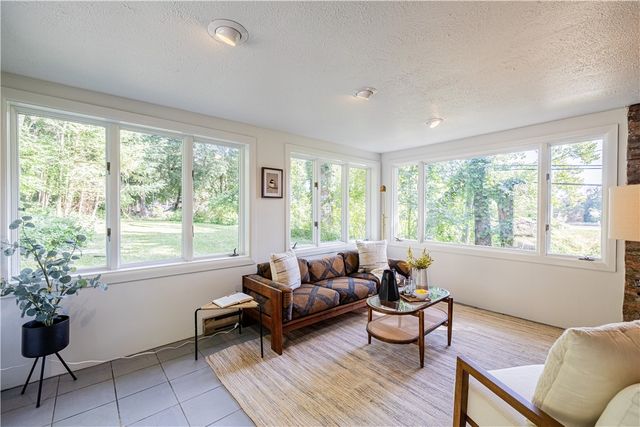 82 Lasalle Parkway, Perinton, NY 14564