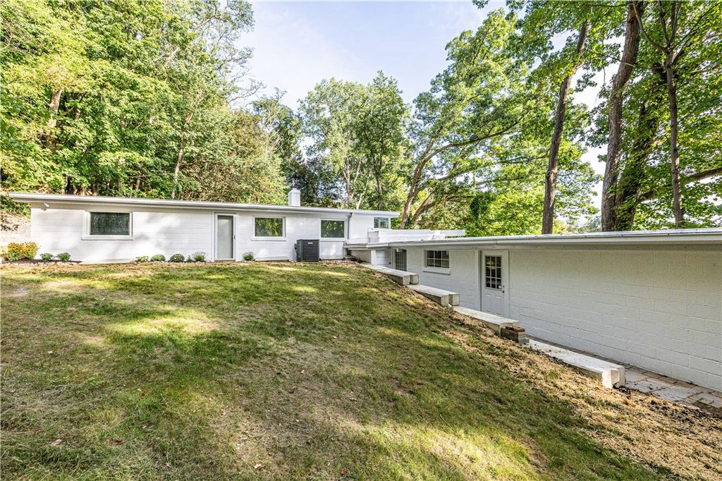 82 Lasalle Parkway, Perinton, NY 14564