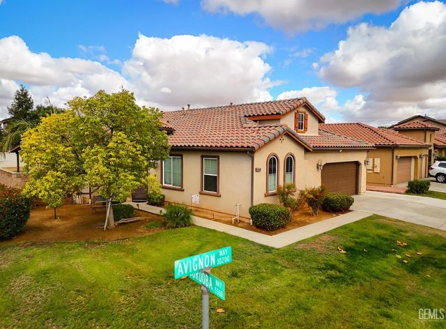 10300 Avignon Way, Bakersfield, CA 93306