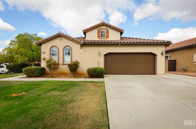 10300 Avignon Way, Bakersfield, CA 93306