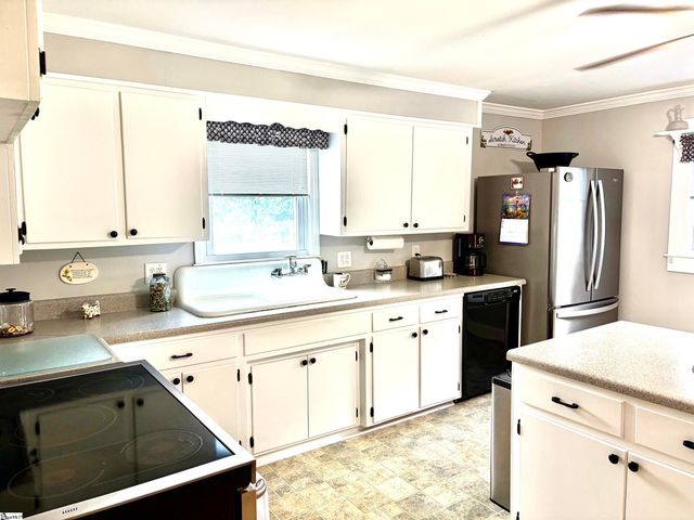 550 Martin Camp Road, Chesnee, SC 29323