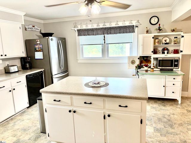 550 Martin Camp Road, Chesnee, SC 29323