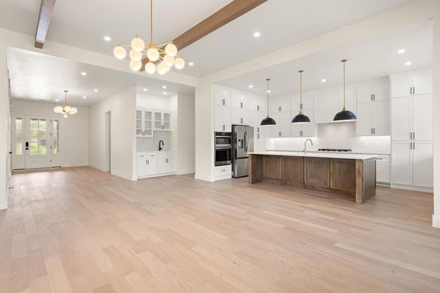 10045 SW 27th Street, Yukon, OK 73099