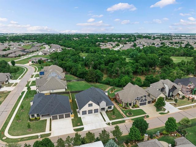 10045 SW 27th Street, Yukon, OK 73099
