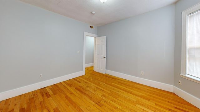 18 Rowell 3, Boston, MA 02125