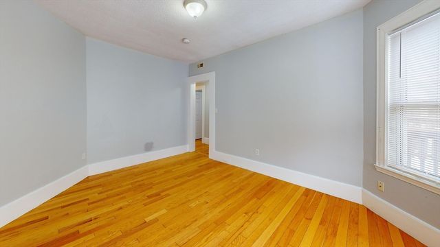 18 Rowell 3, Boston, MA 02125