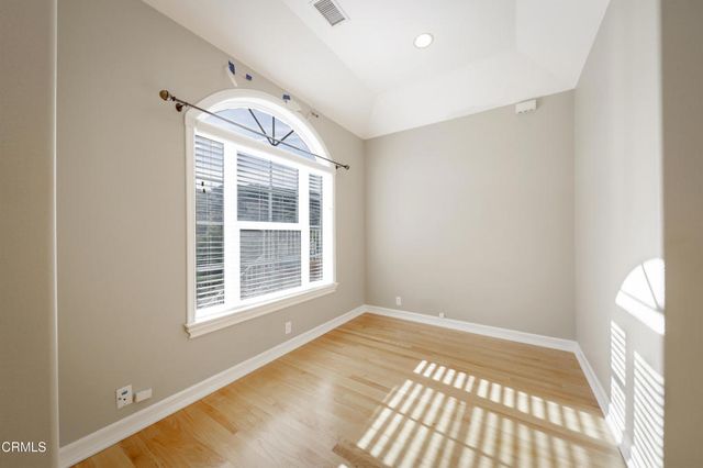 251 S Skyline Drive, Thousand Oaks, CA 91361