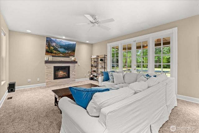 21410 SE 215th Street, Maple Valley, WA 98038
