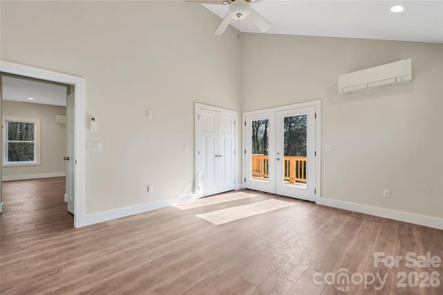 22 Ben Lippen Road A, Asheville, NC 28806