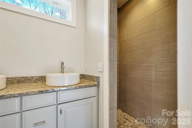 22 Ben Lippen Road A, Asheville, NC 28806