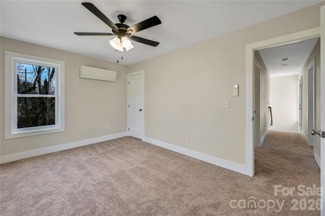 22 Ben Lippen Road A, Asheville, NC 28806