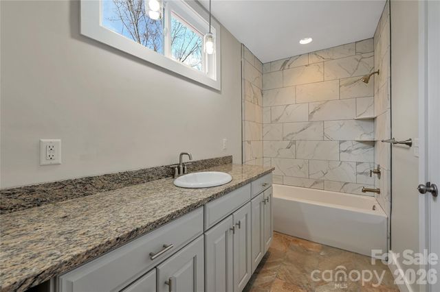 22 Ben Lippen Road A, Asheville, NC 28806