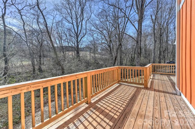 22 Ben Lippen Road A, Asheville, NC 28806