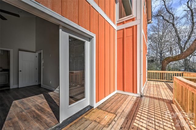 22 Ben Lippen Road A, Asheville, NC 28806