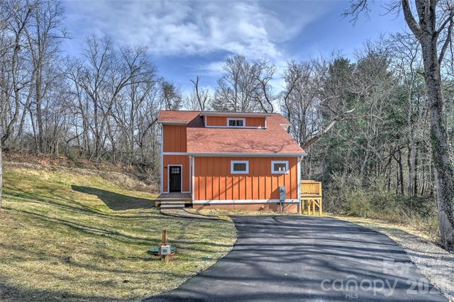 22 Ben Lippen Road A, Asheville, NC 28806