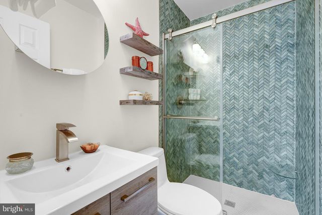 6426 GILDAR ST, Alexandria, VA 22310