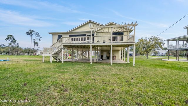 340 Lemoyne Road, Pass Christian, MS 39571