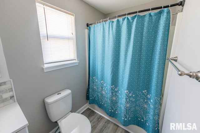 2300 N SHERIDAN Road, Peoria, IL 61604