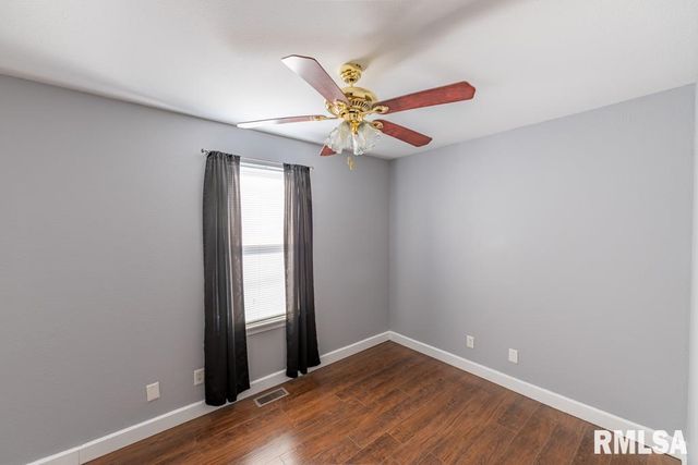 2300 N SHERIDAN Road, Peoria, IL 61604