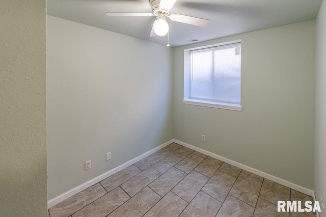 2300 N SHERIDAN Road, Peoria, IL 61604