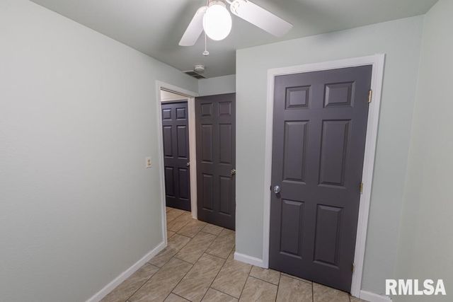 2300 N SHERIDAN Road, Peoria, IL 61604