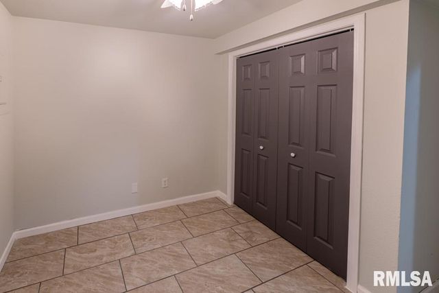 2300 N SHERIDAN Road, Peoria, IL 61604