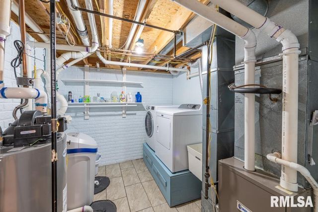 2300 N SHERIDAN Road, Peoria, IL 61604