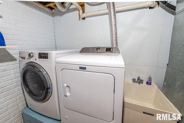 2300 N SHERIDAN Road, Peoria, IL 61604